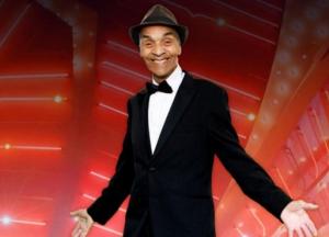 Умер известный британский певец 