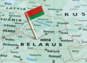 Росіяни масово рушили до Білорусі за бензином: на кордоні утворилися багатокілометрові затори