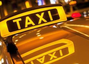 Автомобилям такси разрешили ездить по полосе общественного транспорта