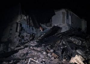 РФ ударила по багатоповерхівці на Дніпропетровщині, під завалами шукають людей (фото)
