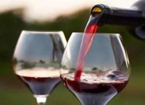 Ученые установили неожиданную пользу от употребления красного вина