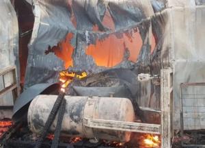 В Харьковской области горел склад резиновых изделий (фото)