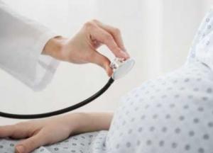 На Львовщине четырем врачам сообщили о подозрении из-за смерти роженицы