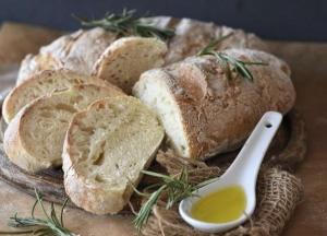 Медики рассказали, какой хлеб помогает похудеть
