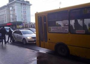 В Ровно подросток угнал маршрутку с пассажирами и катался по городу