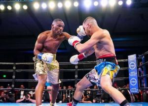 Знаменитый украинский боксер победил суровым нокаутом в США