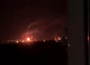 Українські дрони завдали чергового удару по Саратовському НПЗ та низці об'єктів логістики РФ (відео)