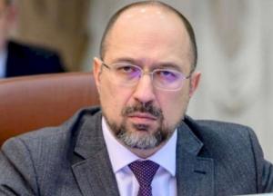 В Украине разгорелся скандал вокруг "подпольной" вакцинации от COVID-19: появилась реакция власти