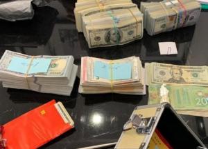 В Киеве разоблачили преступную группу: "крышевали" нелегальную торговлю в подземных переходах