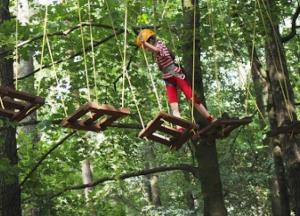 В Ивано-Франковске в канатном парке на высоте застрял ребенок