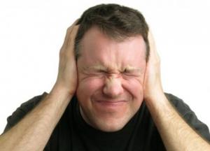 Шум в ушах может быть симптомом дефицита важного витамина 