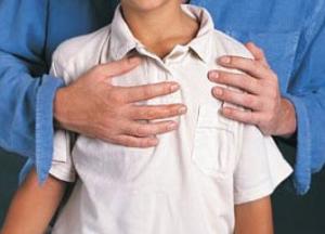 На Сумщине задержали пенсионера за растление несовершеннолетних мальчиков