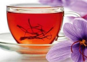 Диетологи рассказали о пользе употребления чая с шафраном по утрам 