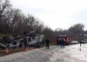 Рейсовый автобус с пассажирами перевернулся в Хмельницкой области