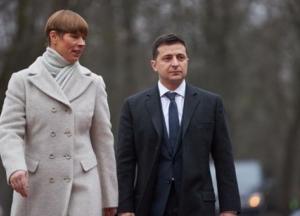 Зеленскому в Эстонии подарили велосипед (фото) 