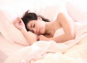 Медики назвали простой способ быстро уснуть