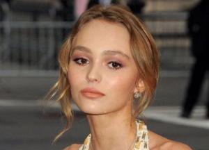 Повзрослевшая дочь Джонни Деппа очаровала своей красотой (фото)