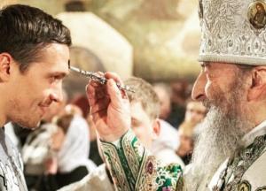 Боксер Усик в стихах исповедался за свои грехи