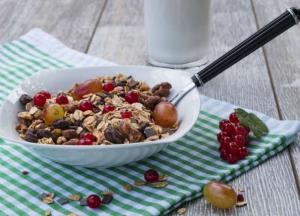 Медики рассказали, от каких продуктов стоит отказаться при высоком холестерине