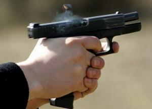 На Харьковщине неизвестный выстрелил в ребенка, отдыхавшего на озере