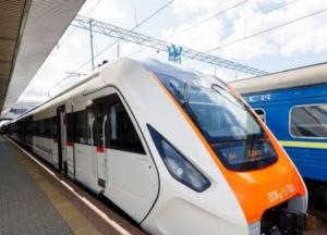 Украинцам будет доступно больше билетов на поезда