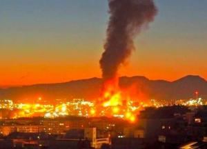 В Испании произошел мощный взрыв на нефтехимическом заводе (видео)
