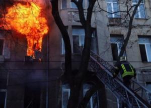 Названа возможная причина пожара в Одессе (видео)
