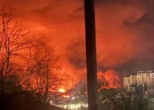 Цієї ночі успішно атаковано НПЗ у Туапсе, горять 3 резервуари (відео)