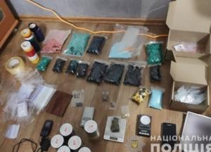 В Запорожской области задержали двух девушек за торговлю наркотиками (фото)