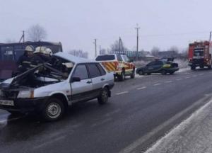 В Харьковской области столкнулись автобус и легковушка, погибли два человека