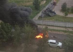 У Підмосковʼї в мікрорайоні, де живуть військові, підірвали авто, водій "200": відео моменту вибуху