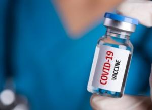 Британия первой в мире одобрила вакцину против COVID-19