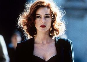 Моника Беллуччи показала роскошную фигуру в прозрачном топе (фото)