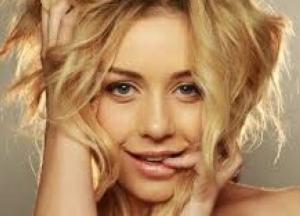 Тина Кароль восхитила фигурой в блестящем купальнике (фото)