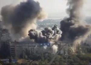 Військові РФ випустили по Миколаєву 10 ракет, які розгатили два найбільші університети міста: перші фото та відео