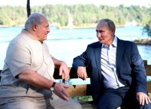 Лукашенко на Валдаї вже третій день: стало відомо, чому його утримує Путін