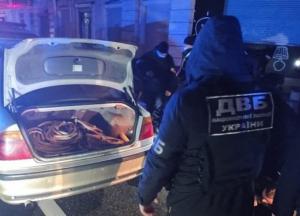 В Харькове полицейские попались на краже кабеля спецсвязи (фото)