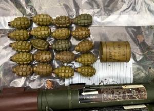 На Ровенщине обнаружили тайник с оружием (фото)