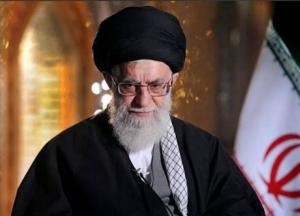 "Тіло витягнуто з руїн палацу": виступ Хаменеї скасовано, його то оживляють, то вбивають