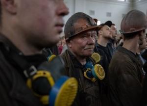 В Кривом Роге сотни горняков бастуют под землей