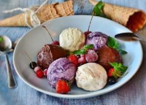 Термический стресс: медики объяснили, почему холодное мороженое летом – опасно