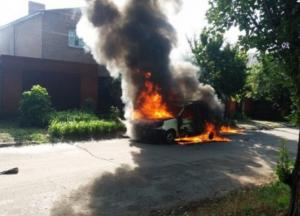 В Днепропетровской области в автомобиле сгорел мужчина (фото)