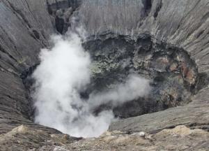 Ученые обнаружили гигантскую воронку в земле