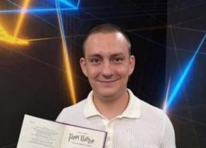 Оборонець Маріуполя отримав подарунок від Джоан Ролінґ після 1494 днів полону