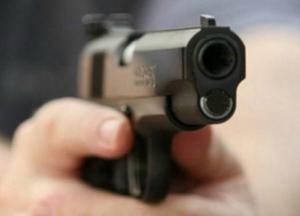 На Львовщине злоумышленник убил девушку и подстрелил мужчину (фото)