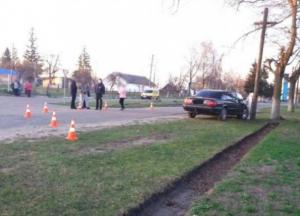 На Ровенщине пьяный водитель Audi насмерть сбил 80-летнюю женщину и при бегстве врезался в столб