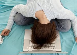 Медики объяснили, что вызывает хроническую усталость и как ее победить 