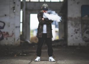 Медики выяснили, что убивает вейперов