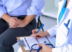 Медики рассказали, о чем может говорить боль в области грудной клетки