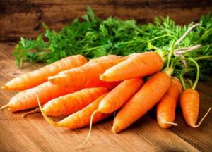 Медики рассказали, кому не рекомендуется употреблять морковь